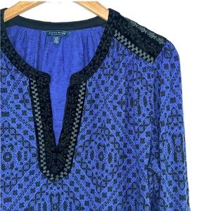 Lucky Brand Boho Velvet Trim V Neck Print Top Large Blue Black